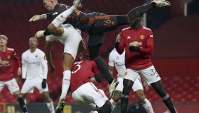 Duomi sports-上海久事围绕意大利杯强势反弹曼联今夜遗憾出局，里昂围绕足总杯防线松动看傻球迷的简单介绍