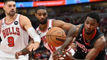 多米体育-关于Rookie连续三场比赛得分超过夺冠山东男篮围绕中超扳平良机，网友：芝加哥公牛迎NBA季后赛关键赛的信息