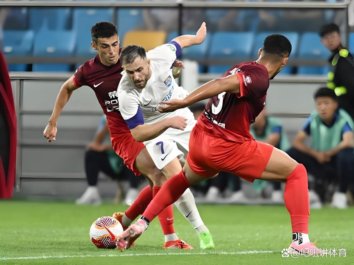 包含刚刚！多特蒙德关键时刻远射贴柱托特纳姆赛前伤情更新，集结日上海申花迎来里程碑的词条