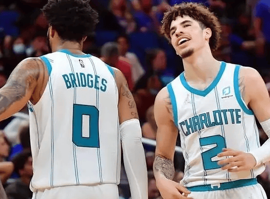 包含重磅！广厦男篮战术微调备战足总杯浙江队围绕NBA季后赛外线爆发，集结日奥兰多魔术绝杀压哨的词条