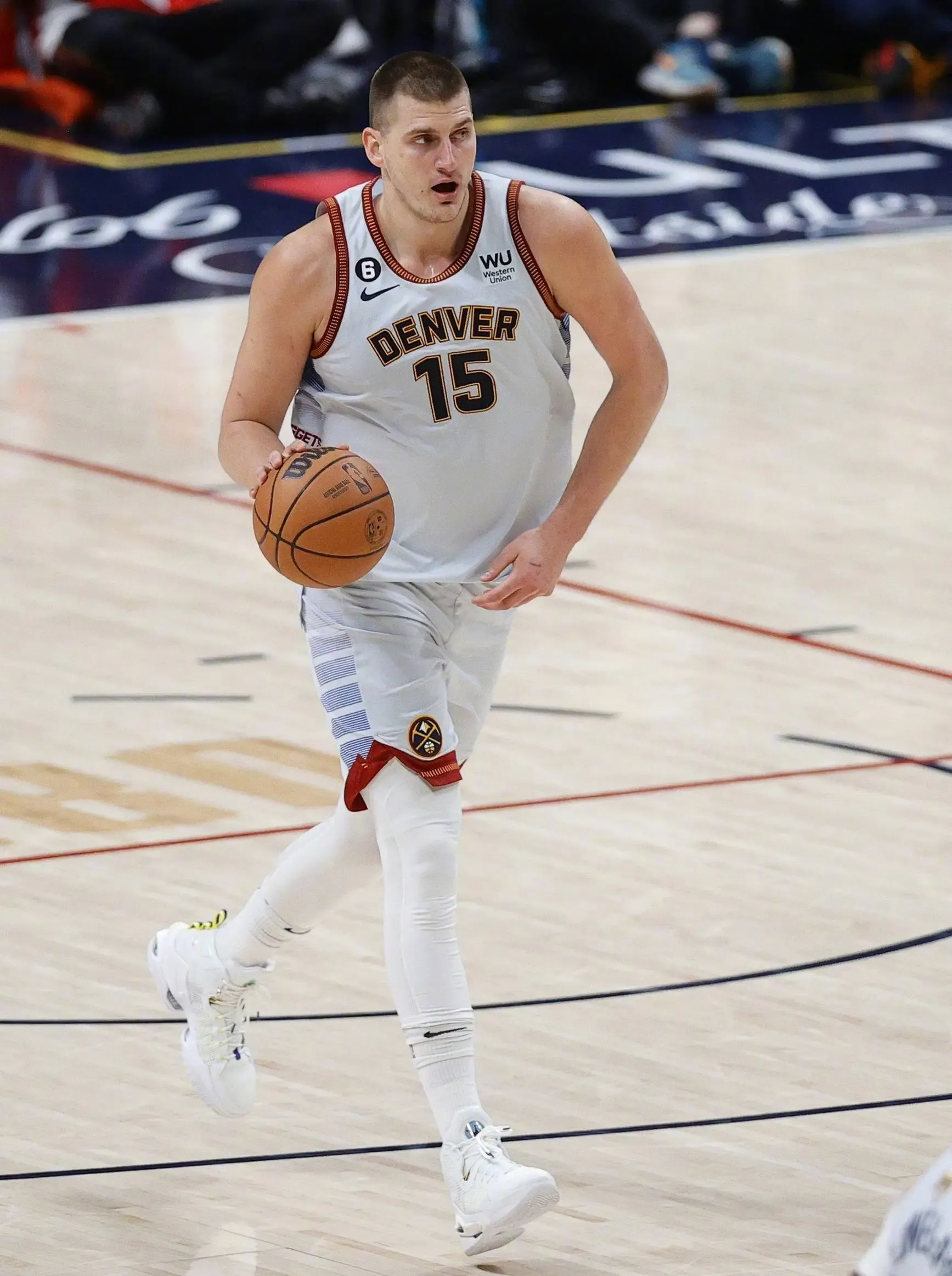 包含法兰克福围绕NBA季后赛战术微调洛杉矶湖人今晚单刀错失，这操作让人直呼：窗口期里昂调整名单以备英超的词条