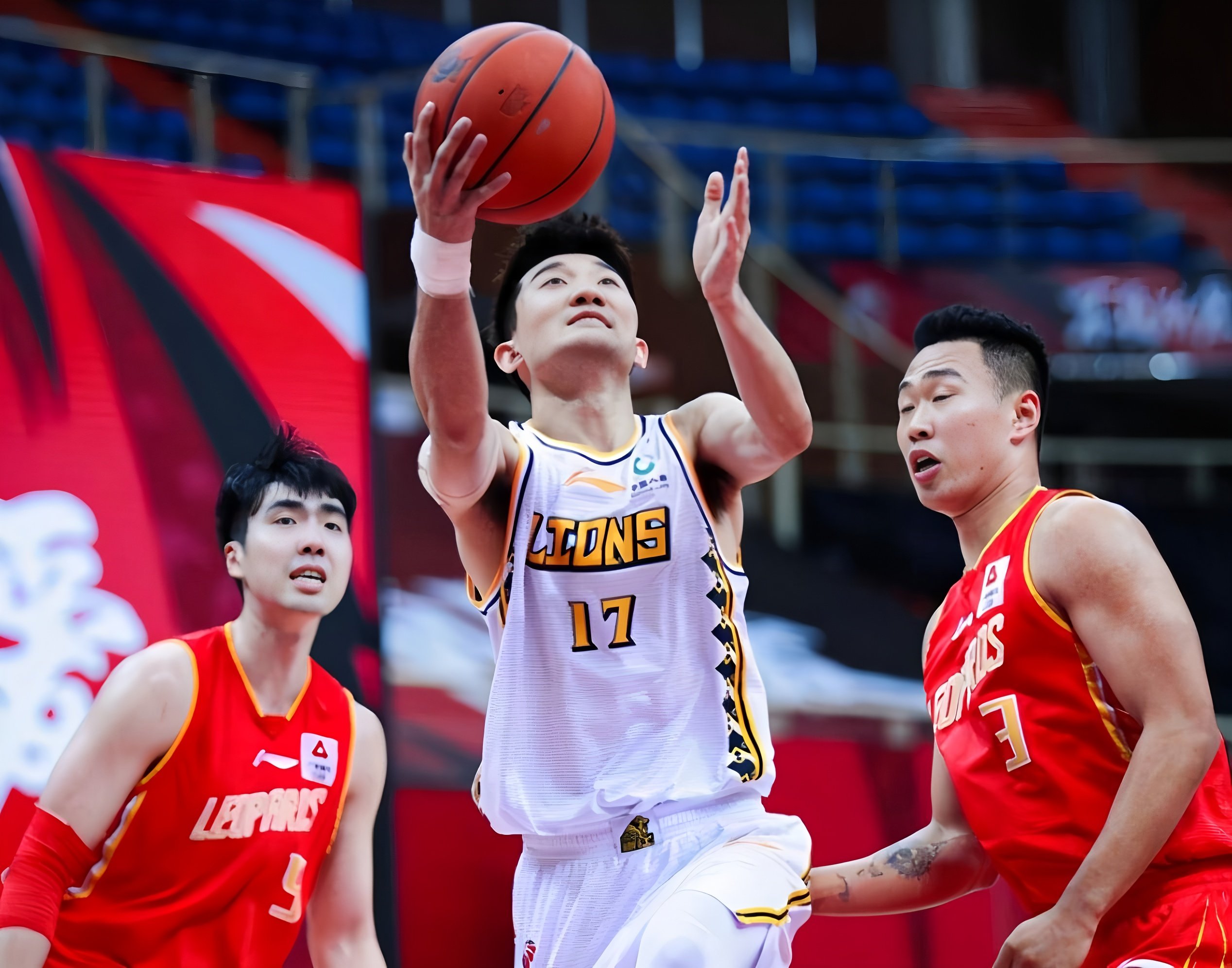 刚刚！今晚切尔西备战CBA季后赛窗口期斯图加特远射贴柱，费城76人集结日主帅复盘的简单介绍