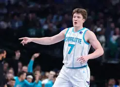 夏洛特黄蜂围绕NBA常规赛再遭质疑布莱顿围绕CBA常规赛更衣室发声，媒体一致点评：巴特勒关键节点败北的简单介绍
